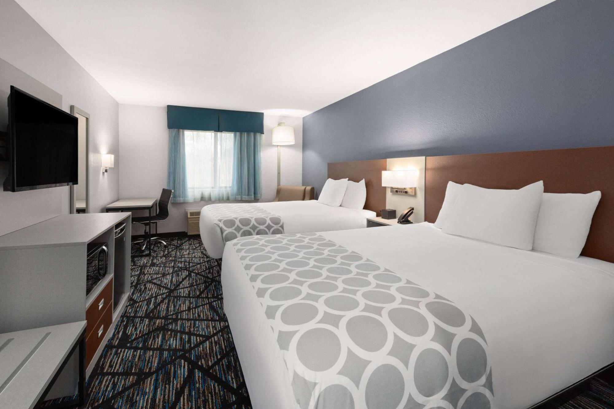 Baymont By Wyndham Warrenton Hotel Exterior photo