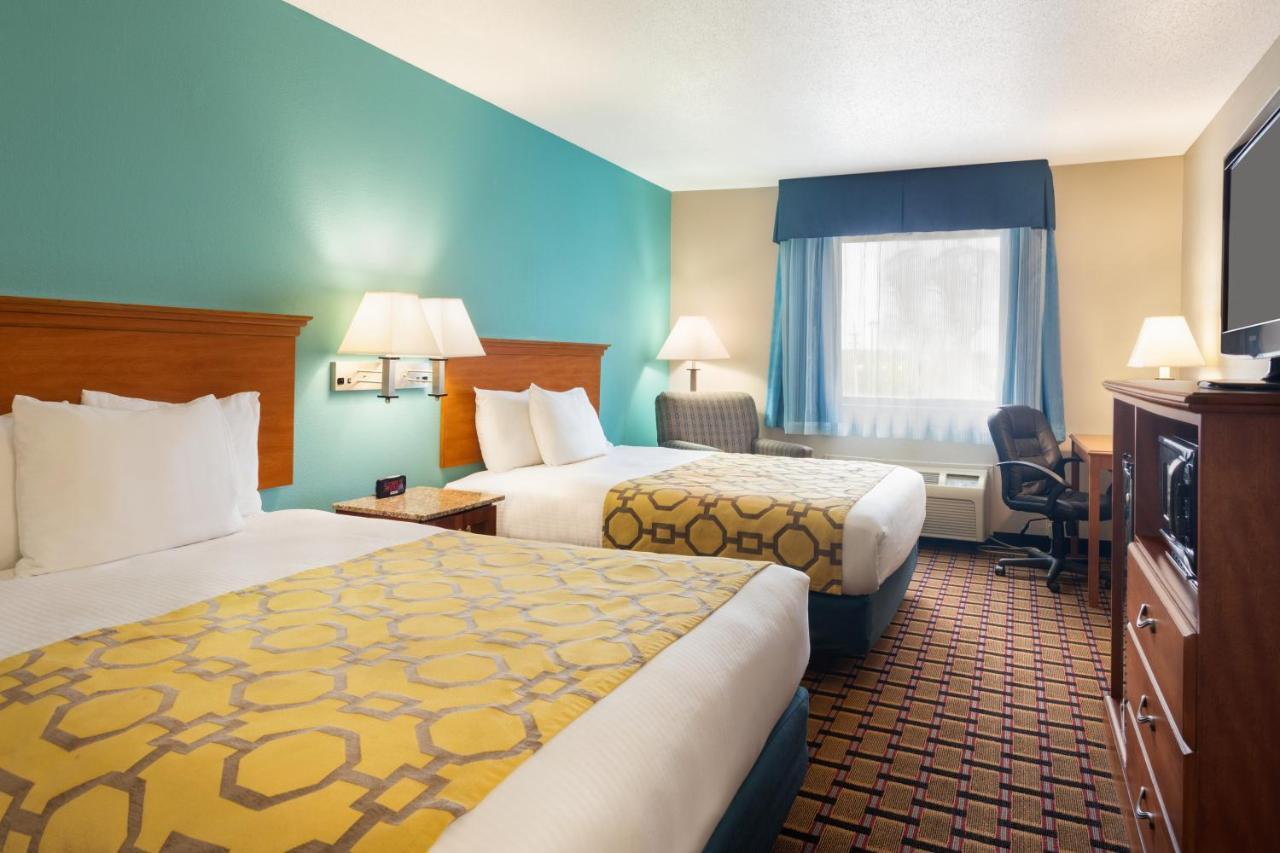 Baymont By Wyndham Warrenton Hotel Exterior photo